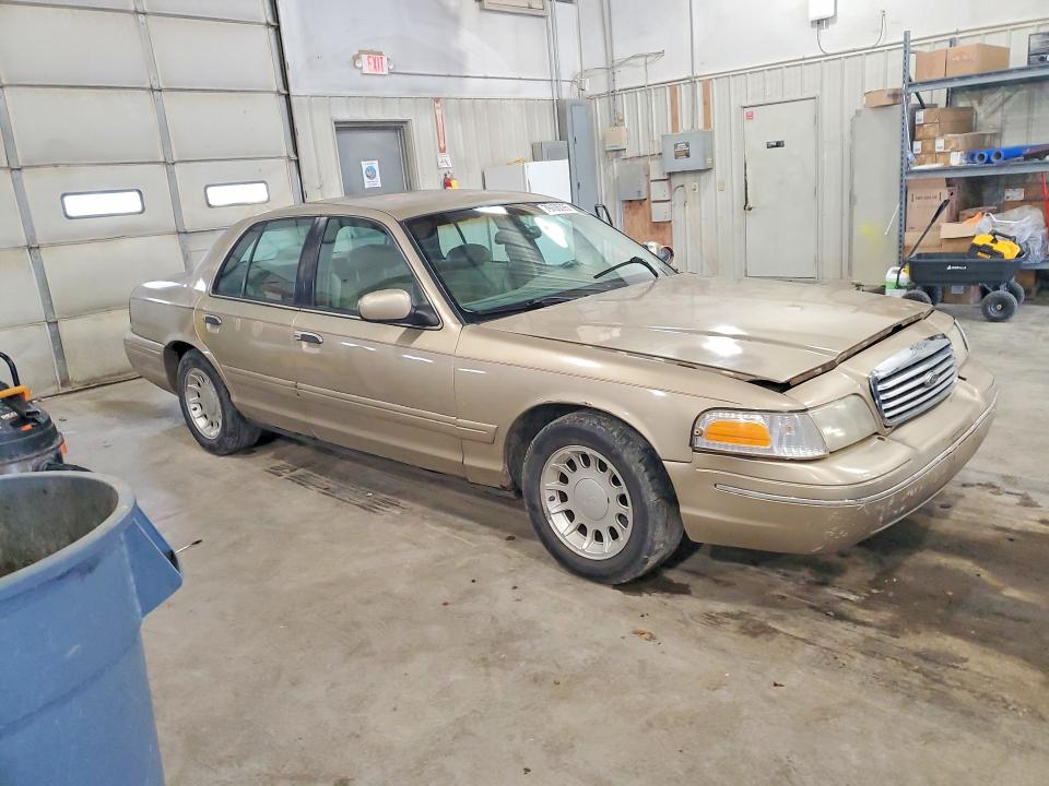 2000 Ford Crown Victoria მანქანა იყიდება აუქციონზე, vin: 2FAFP74W6YX116450, აუქციონის ნომერი: 79406095