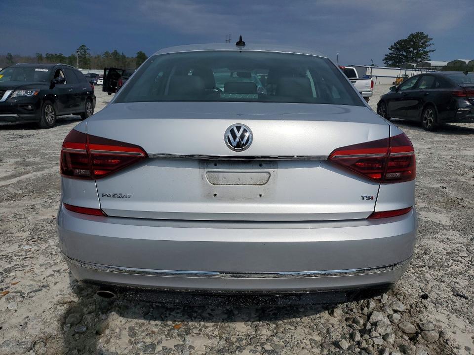 78593585 :رقم المزاد ، 1VWDT7A3XHC063818 vin ، 2017 Volkswagen Passat مزاد بيع