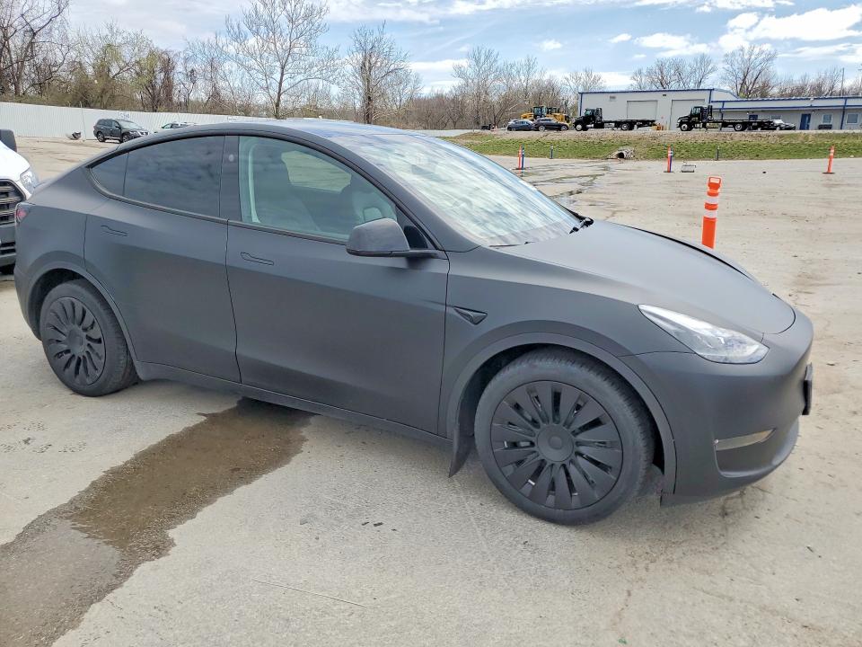 2024 Tesla Model Y მანქანა იყიდება აუქციონზე, vin: 7SAYGDEE7RA229686, აუქციონის ნომერი: 47892986