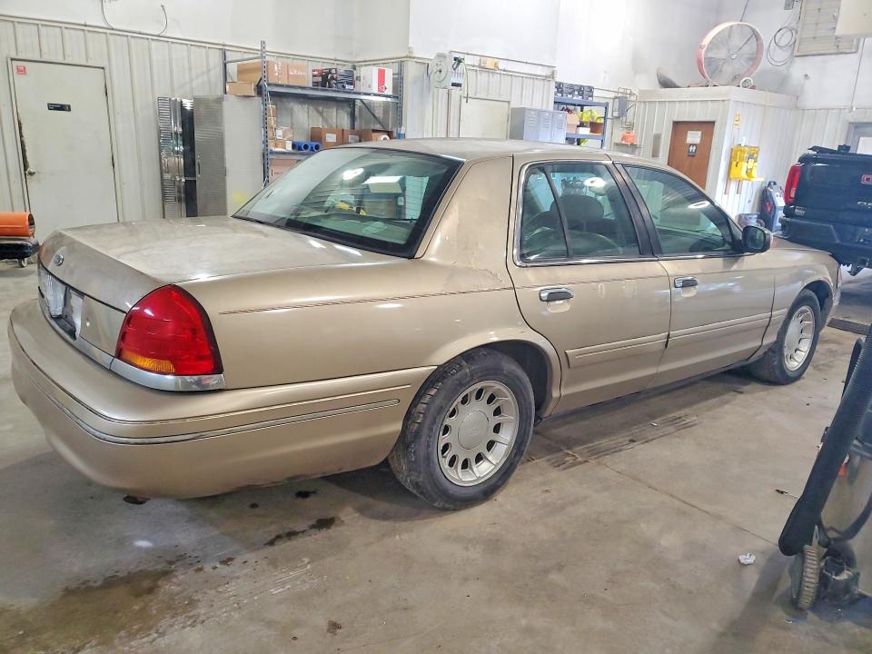 2000 Ford Crown Victoria მანქანა იყიდება აუქციონზე, vin: 2FAFP74W6YX116450, აუქციონის ნომერი: 79406095