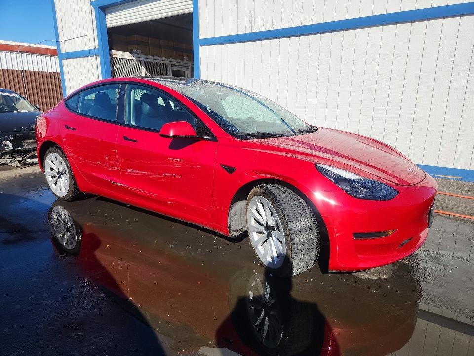 47102236 :رقم المزاد ، 5YJ3E1EA9NF369826 vin ، 2022 Tesla Model 3 مزاد بيع