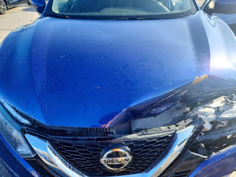 41702266 :رقم المزاد ، JN1BJ1AV3MW318657 vin ، 2021 Nissan Rogue Sport مزاد بيع