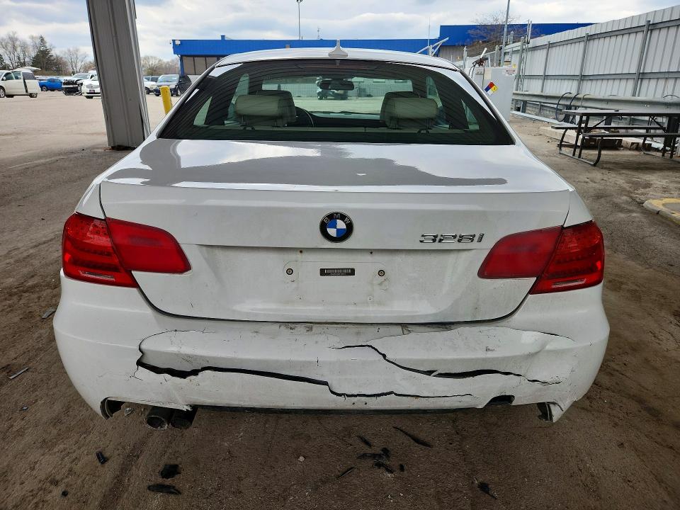 2012 Bmw 328 მანქანა იყიდება აუქციონზე, vin: WBAKE3C50CE769654, აუქციონის ნომერი: 47690146