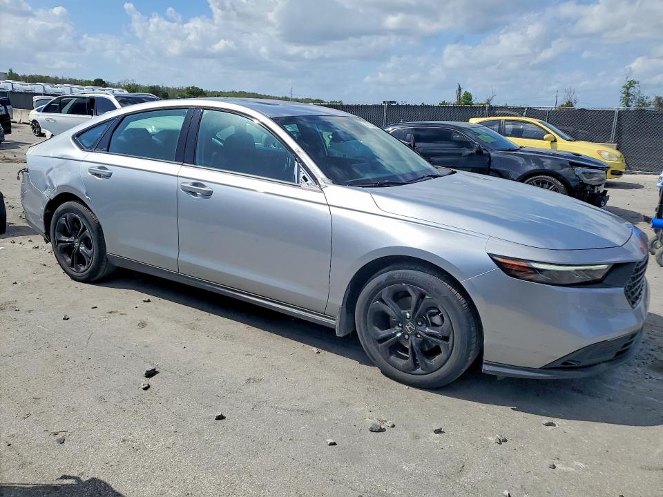 47732036 :رقم المزاد ، 1HGCY1F42SA032517 vin ، 2025 Honda Accord مزاد بيع