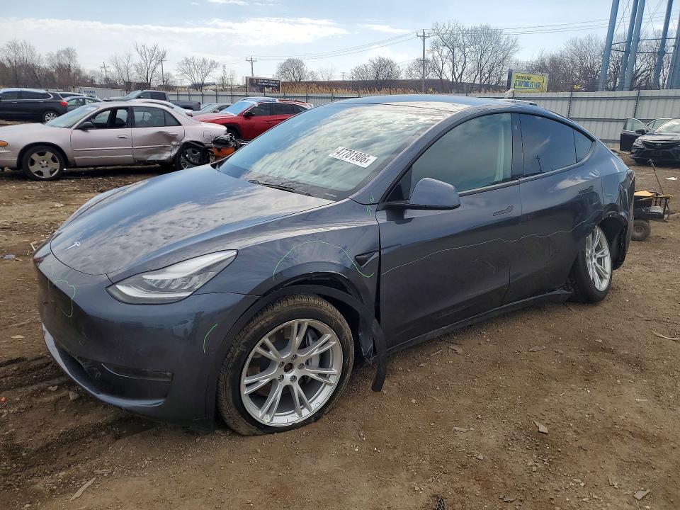 47781906 :رقم المزاد ، 5YJYGDEE2MF067068 vin ، 2021 Tesla Model Y مزاد بيع