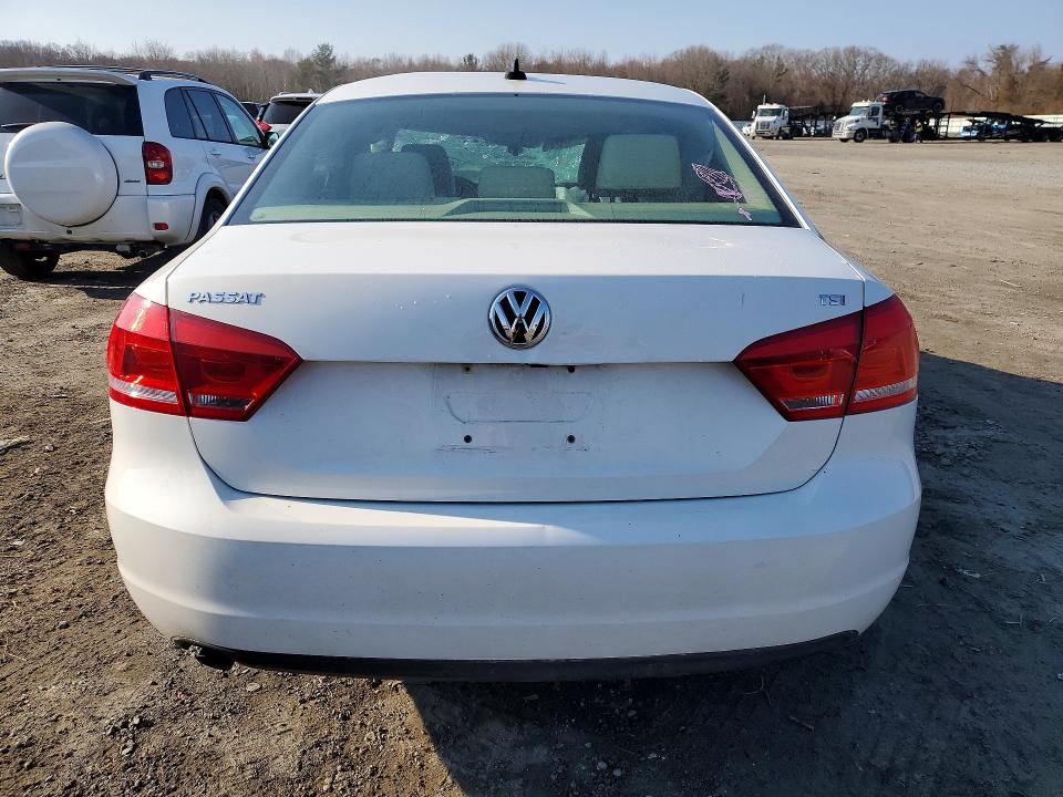 47020726 :رقم المزاد ، 1VWAT7A36FC072922 vin ، 2015 Volkswagen Passat مزاد بيع