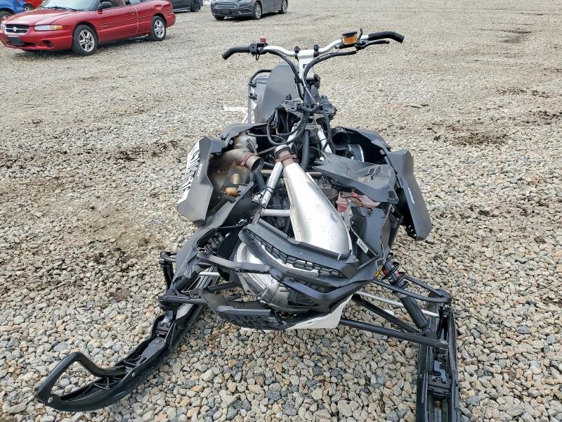 47090616 :رقم المزاد ، 2BPSUHNA1NV000977 vin ، 2022 Ski Renegade مزاد بيع