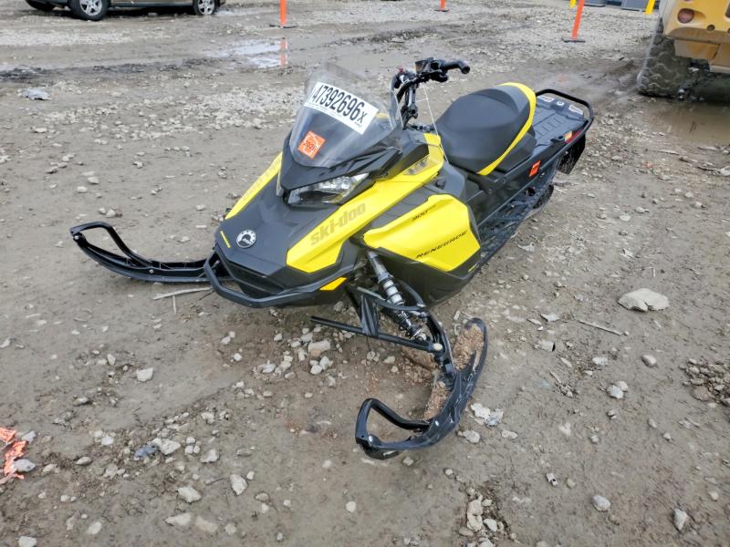 47392696 :رقم المزاد ، 2BPSMBMB8MV000190 vin ، 2021 Ski-doo Renegade Adrenaline مزاد بيع