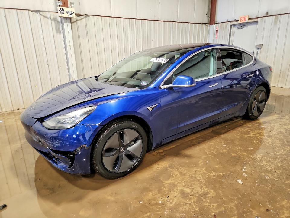 78740915 :رقم المزاد ، 5YJ3E1EA0JF160310 vin ، 2018 Tesla Model 3 مزاد بيع