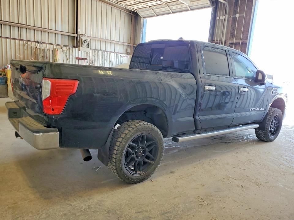 47926586 :رقم المزاد ، 1N6BA1F32HN533301 vin ، 2017 Nissan Titan Xd مزاد بيع
