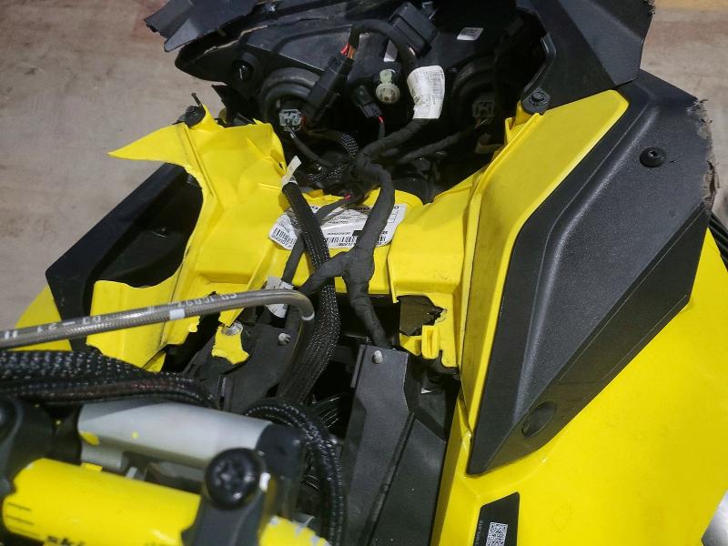 45737476 :رقم المزاد ، 2BPSDXNEXNV000005 vin ، 2022 Ski- Doo Renegade X مزاد بيع
