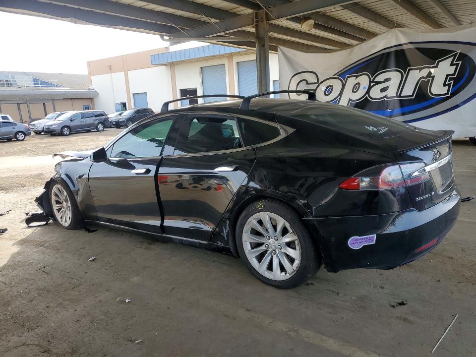 47796816 :رقم المزاد ، 5YJSA1E29HF210499 vin ، 2017 Tesla Model S مزاد بيع