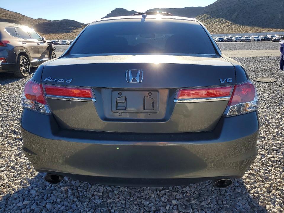 46863956 :رقم المزاد ، 1HGCP3F8XBA011027 vin ، 2011 Honda Accord مزاد بيع