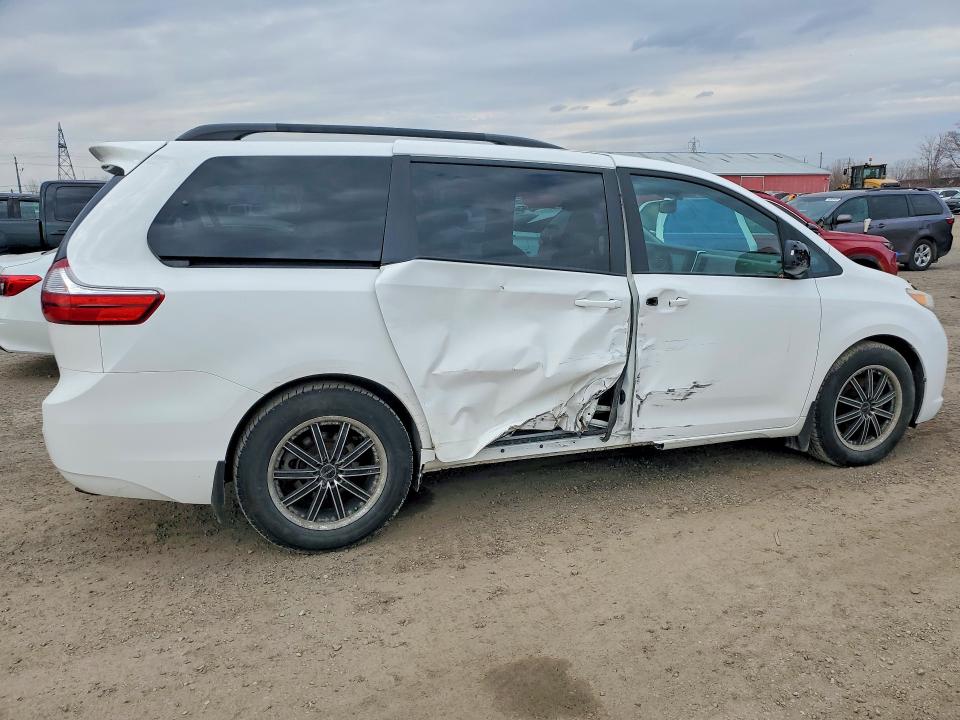 Продажа на аукционе авто 2017 Toyota Sienna, vin: 5TDKZ3DC5HS808048, номер лота: 46752176