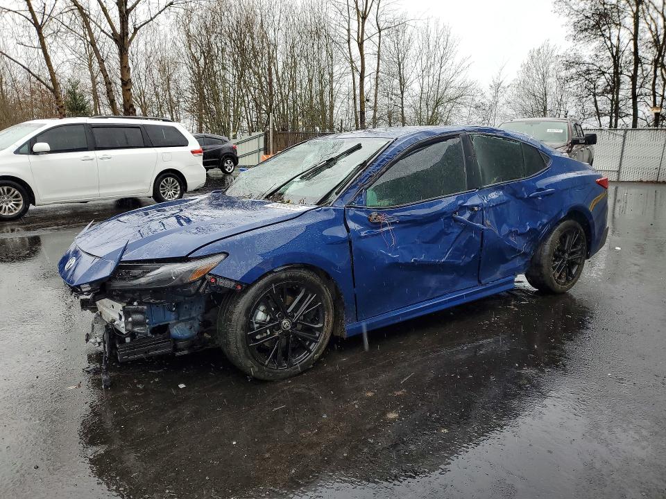 Auction sale of the 2025 Toyota Camry, vin: 4T1DBADK6SU027644, lot number: 45890986