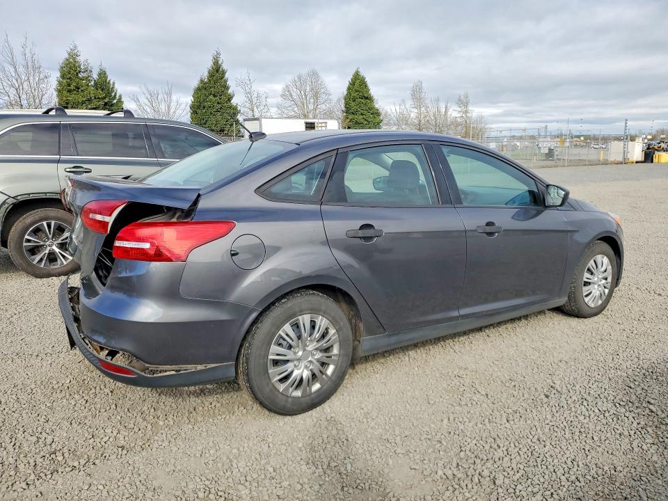 Продажа на аукционе авто 2018 Ford Focus, vin: 1FADP3E27JL323251, номер лота: 46240956