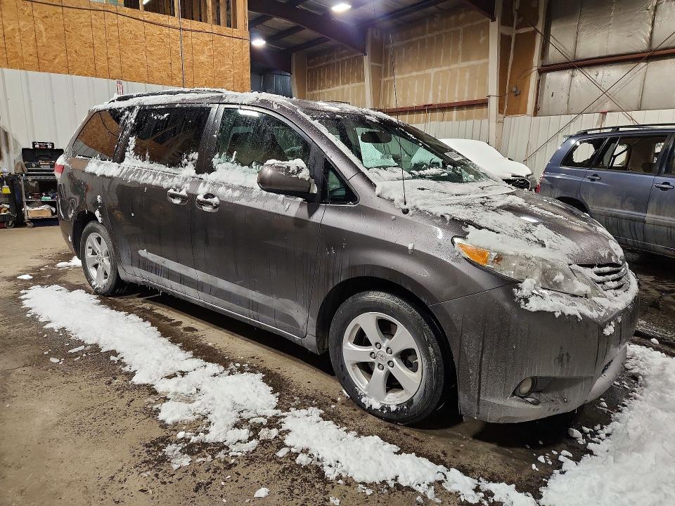 2014 Toyota Sienna მანქანა იყიდება აუქციონზე, vin: 5TDDK3DC6ES092270, აუქციონის ნომერი: 45592206
