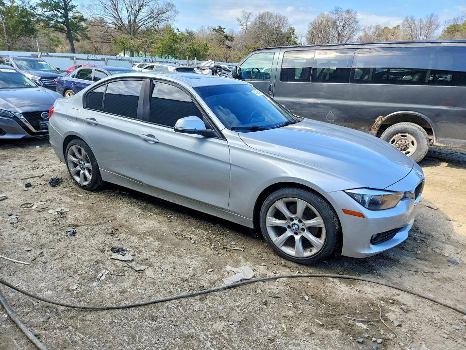 47560406 :رقم المزاد ، WBA3C3C56DF981691 vin ، 2013 Bmw 320 مزاد بيع