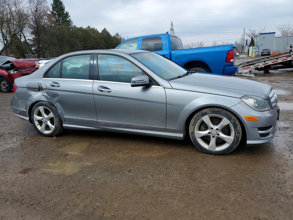 Продажа на аукционе авто 2013 Mercedes-benz C, vin: WDDGF8AB8DA873111, номер лота: 46735556