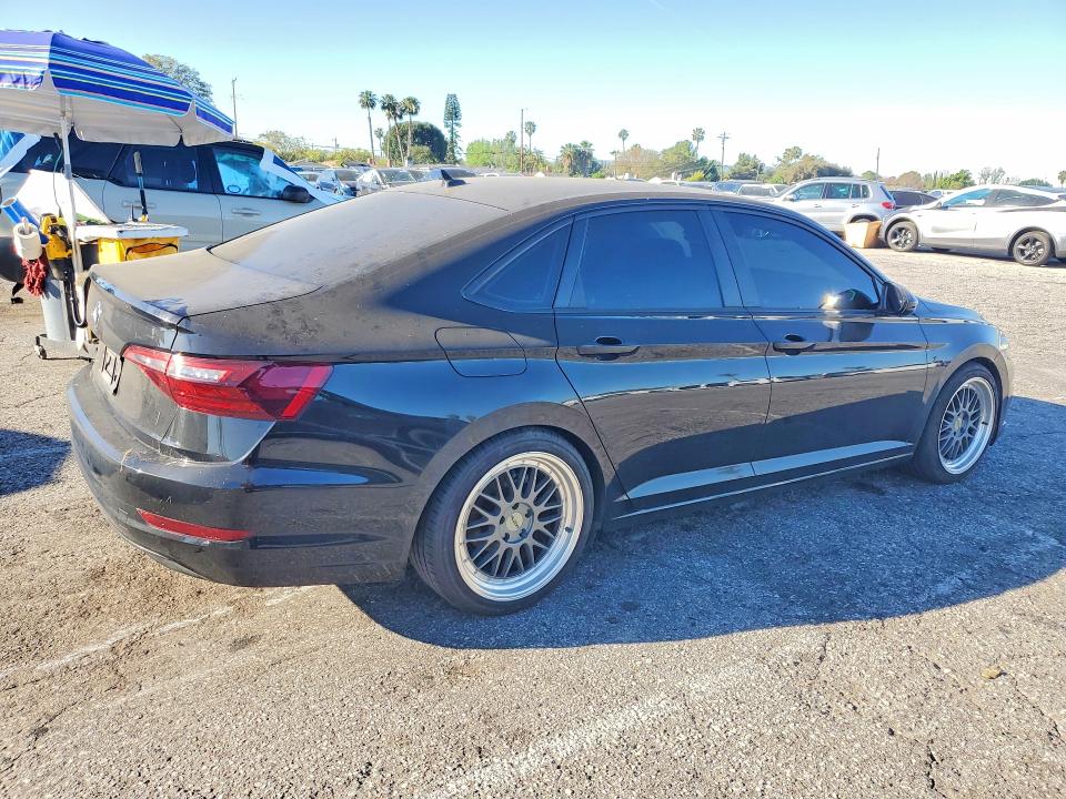 46033776 :رقم المزاد ، 3VWC57BU2MM033069 vin ، 2021 Volkswagen Jetta مزاد بيع