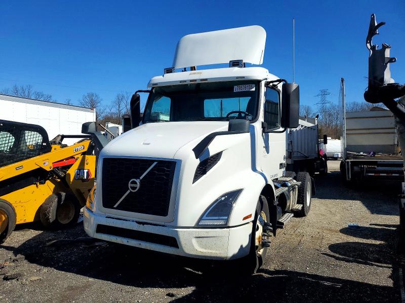 2019 Volvo Vnr მანქანა იყიდება აუქციონზე, vin: 4V4W19DF1KN217898, აუქციონის ნომერი: 79576155