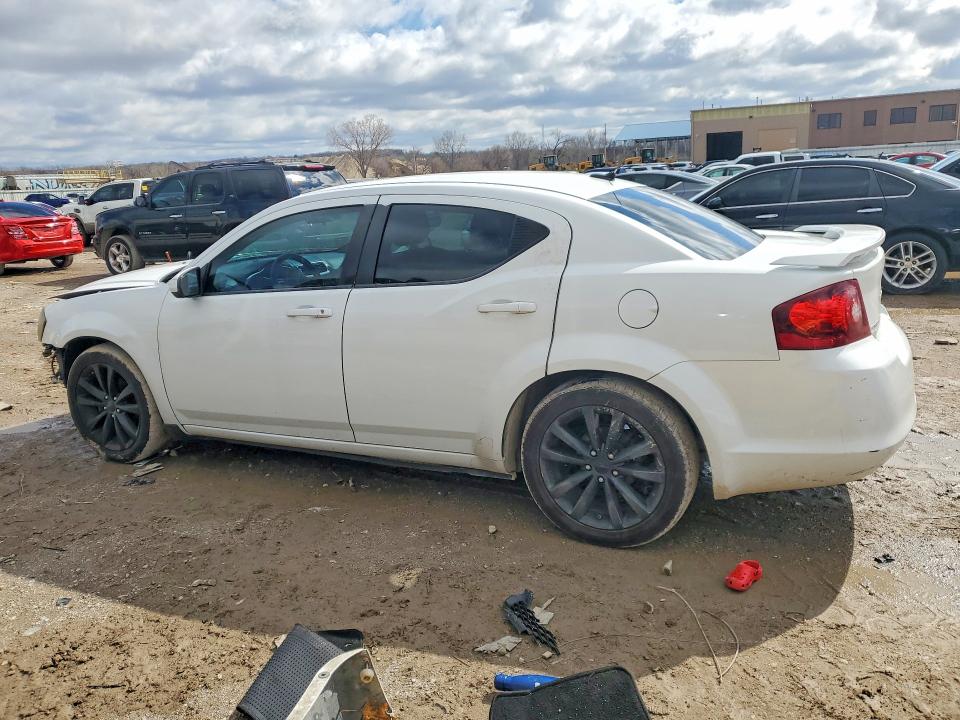 45758696 :رقم المزاد ، 1C3CDZCG4DN620118 vin ، 2013 Dodge Avenger مزاد بيع