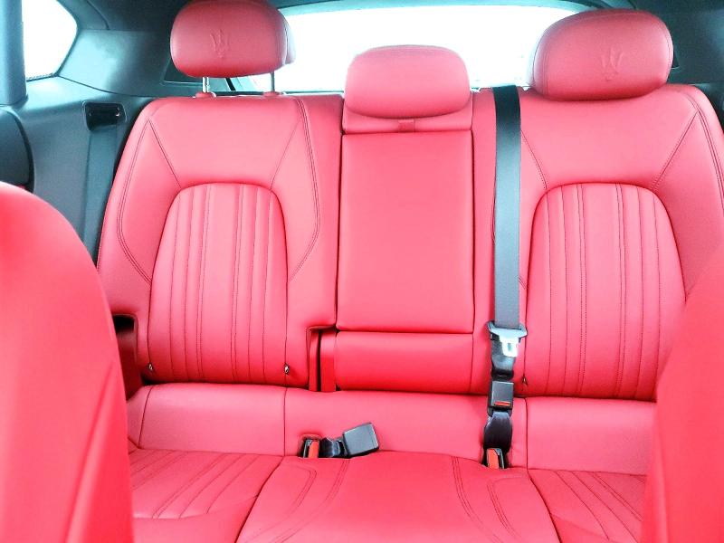 Продажа на аукционе авто 2023 Maserati Levante, vin: ZN661XUA4PX422212, номер лота: 45825616
