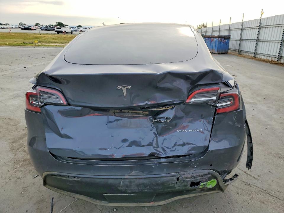 2022 Tesla Model Y მანქანა იყიდება აუქციონზე, vin: 7SAYGDEE2NF552590, აუქციონის ნომერი: 47933426