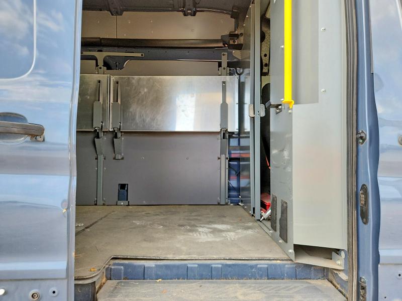 47561946 :رقم المزاد ، 1FTBR3X88LKA72598 vin ، 2020 Ford Transit مزاد بيع