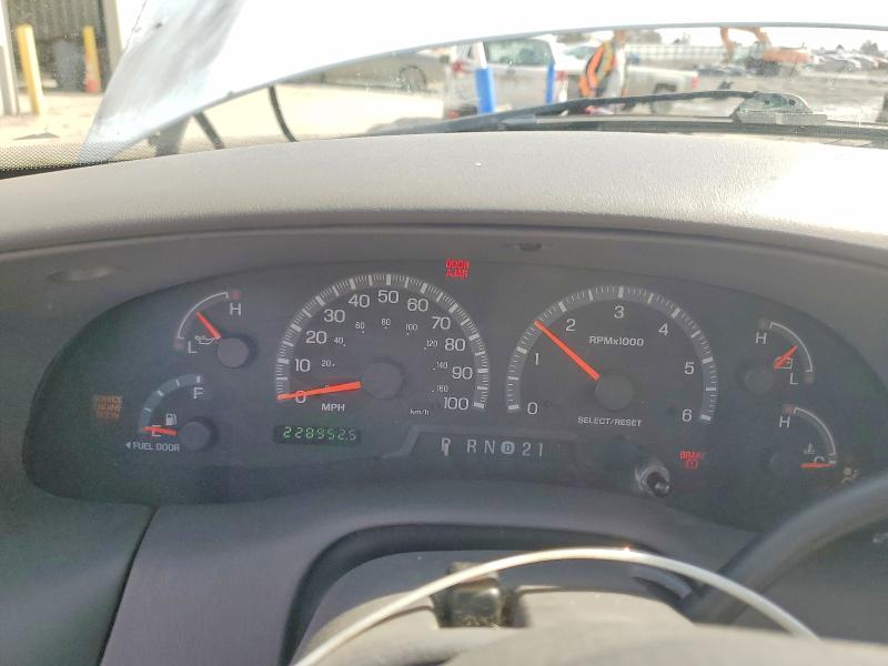 79805795 :رقم المزاد ، 1FTRX18L42NA58545 vin ، 2002 Ford F150 مزاد بيع