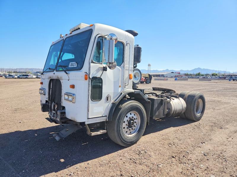 78884375 :رقم المزاد ، 1NPZL00X76D717114 vin ، 2006 Peterbilt Tractor 320 مزاد بيع