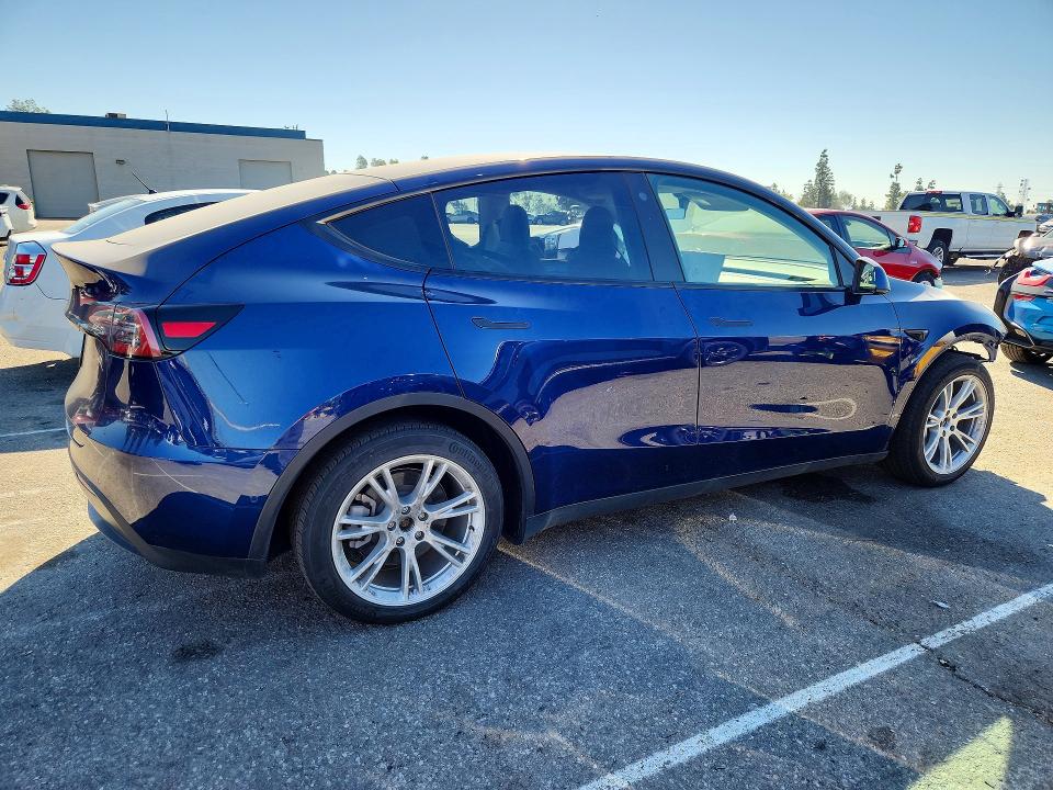 41618616 :رقم المزاد ، 7SAYGDEE3NF345884 vin ، 2022 Tesla Model Y مزاد بيع