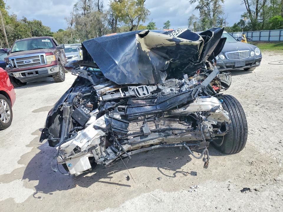 42016436 :رقم المزاد ، 1HGCV1F18JA216518 vin ، 2018 Honda Accord مزاد بيع
