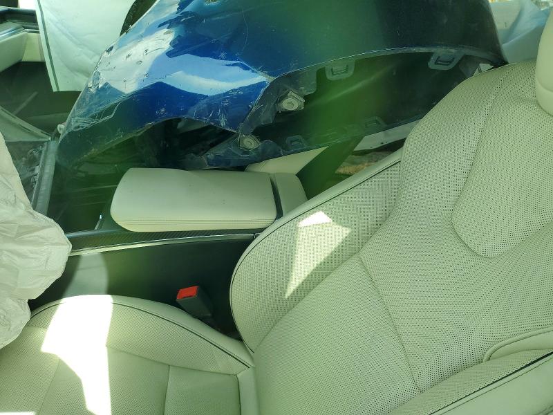 47130786 :رقم المزاد ، 7SAXCBE62NF352829 vin ، 2022 Tesla Model X مزاد بيع
