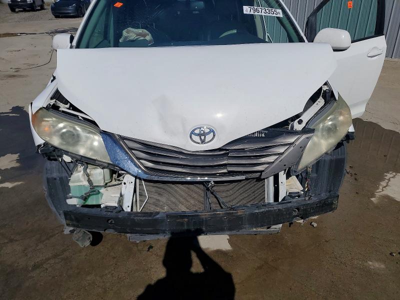 2011 Toyota Sienna მანქანა იყიდება აუქციონზე, vin: 5TDYK3DC8BS122253, აუქციონის ნომერი: 79673355