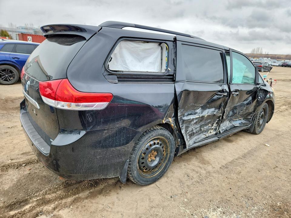 79727655 :رقم المزاد ، 5TDDK3DCXES072118 vin ، 2014 Toyota Sienna مزاد بيع