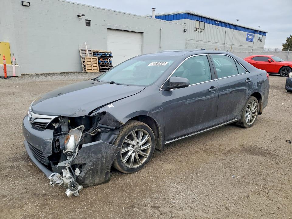 79692365 :رقم المزاد ، 4T1BF1FKXDU638112 vin ، 2013 Toyota Camry مزاد بيع