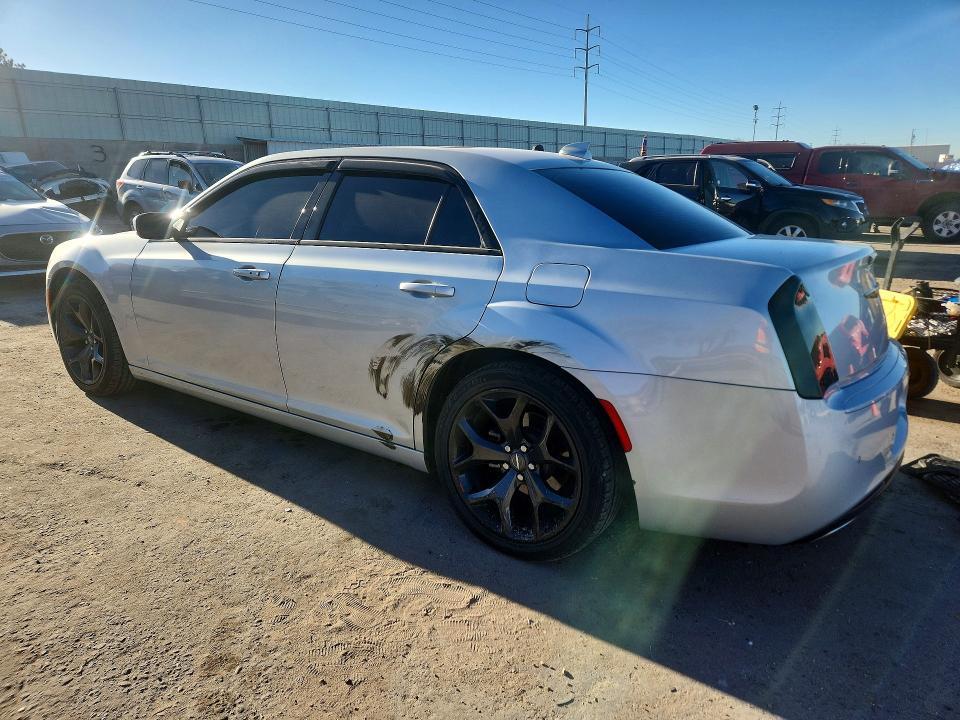 45642736 :رقم المزاد ، 2C3CCABGXPH537568 vin ، 2023 Chrysler 300 مزاد بيع