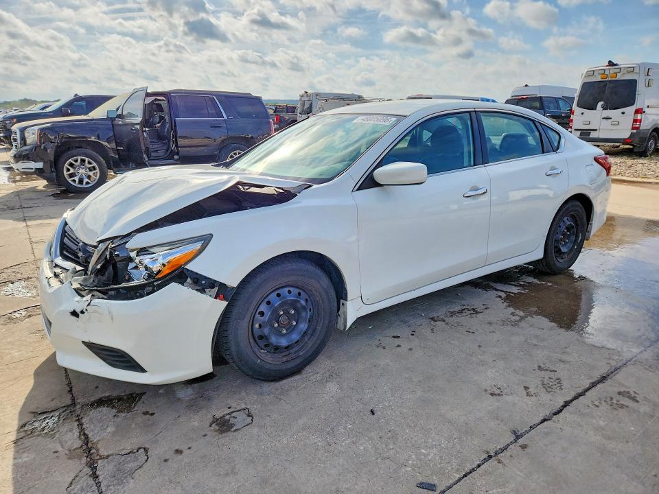 Продаж на аукціоні авто 2018 Nissan Altima, vin: 1N4AL3AP3JC216567, номер лоту: 48005096