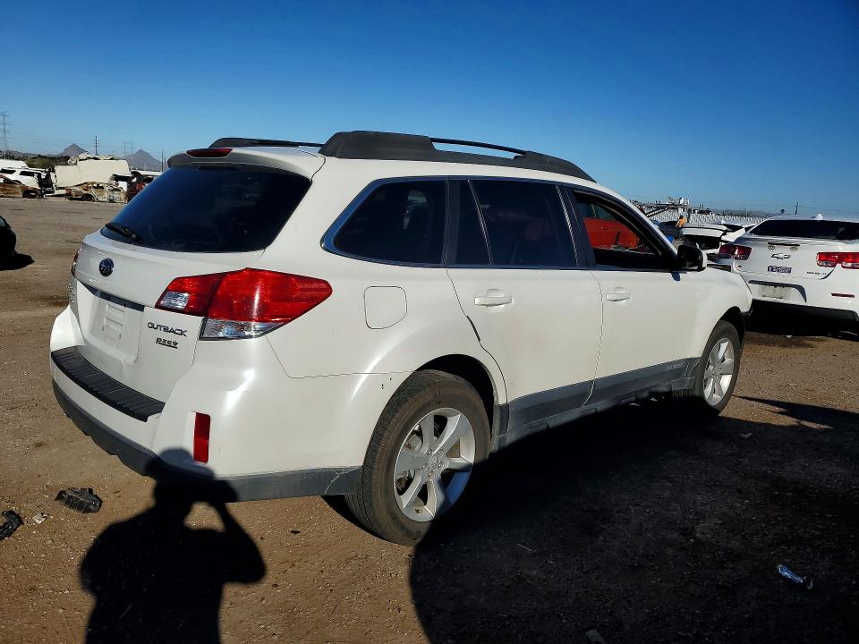 2013 Subaru Outback მანქანა იყიდება აუქციონზე, vin: 4S4BRBGC0D3304746, აუქციონის ნომერი: 45773226