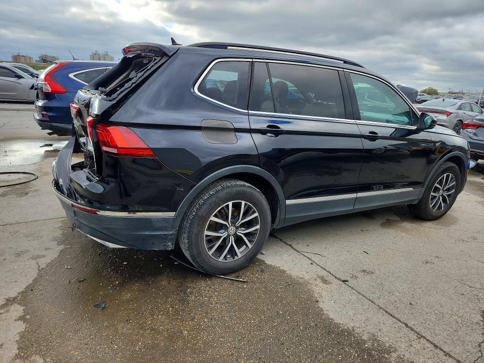 45735106 :رقم المزاد ، 3VV3B7AX1JM033052 vin ، 2018 Volkswagen Tiguan مزاد بيع
