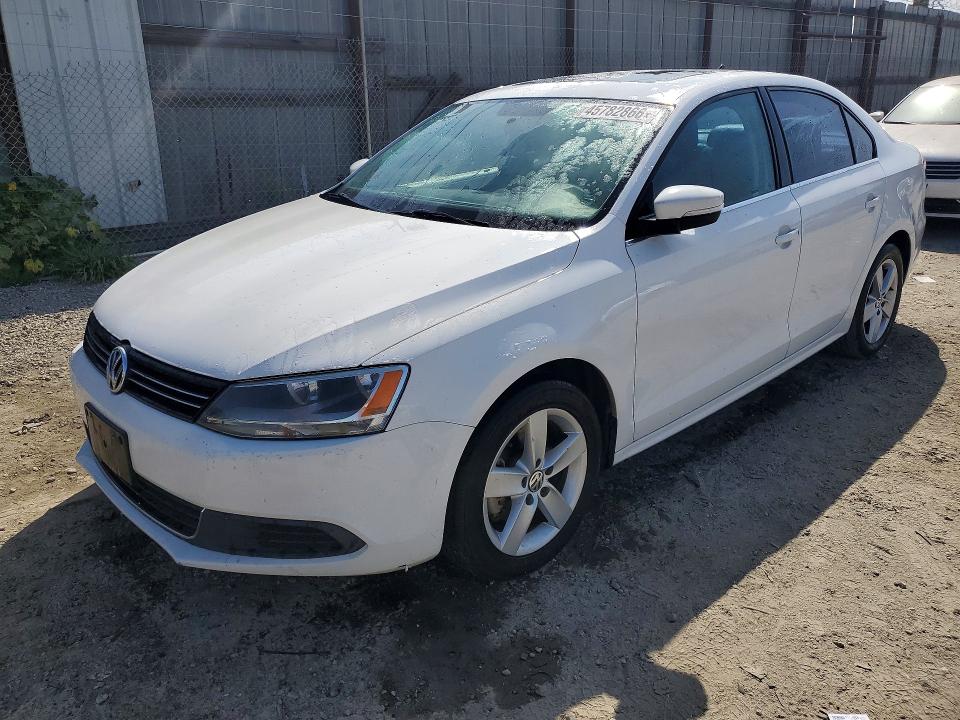 45782866 :رقم المزاد ، 3VWLL7AJ7EM364843 vin ، 2014 Volkswagen Jetta مزاد بيع