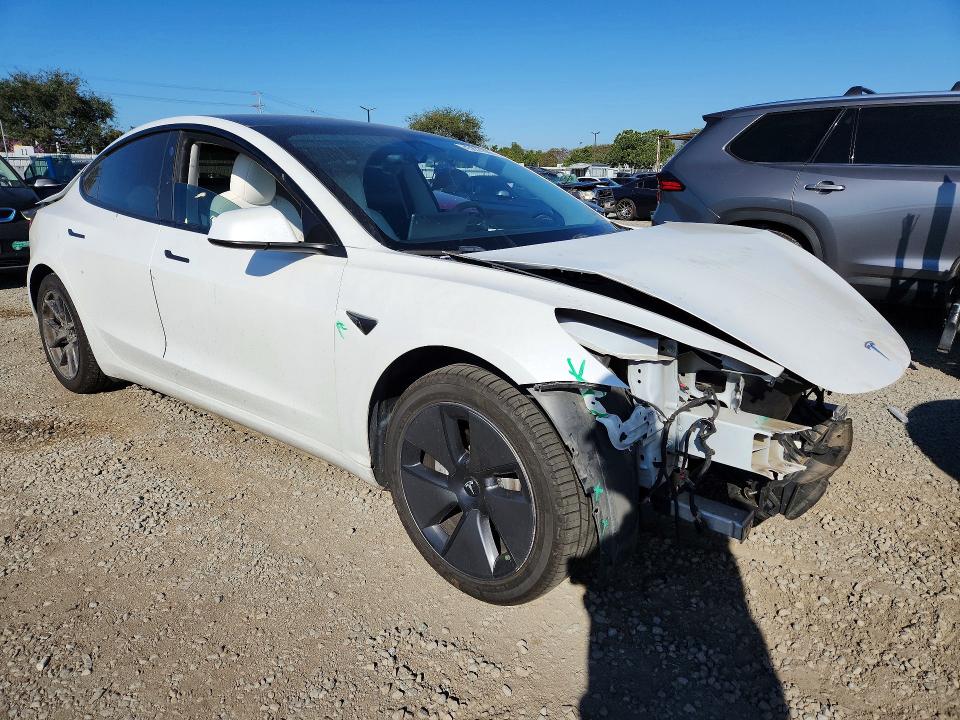 45857896 :رقم المزاد ، 5YJ3E1EB7MF013334 vin ، 2021 Tesla Model 3 مزاد بيع