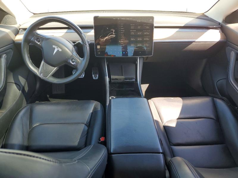 42022736 :رقم المزاد ، 5YJ3E1EB5JF070689 vin ، 2018 Tesla Model 3 مزاد بيع