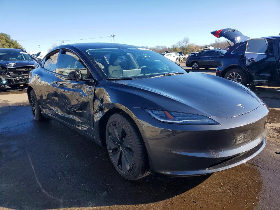 45782246 :رقم المزاد ، 5YJ3E1EA1SF008327 vin ، 2025 Tesla Model 3 مزاد بيع
