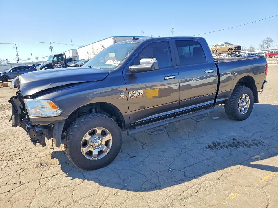 79796485 :رقم المزاد ، 3C6UR5DL3JG332852 vin ، 2018 Ram 2500 مزاد بيع