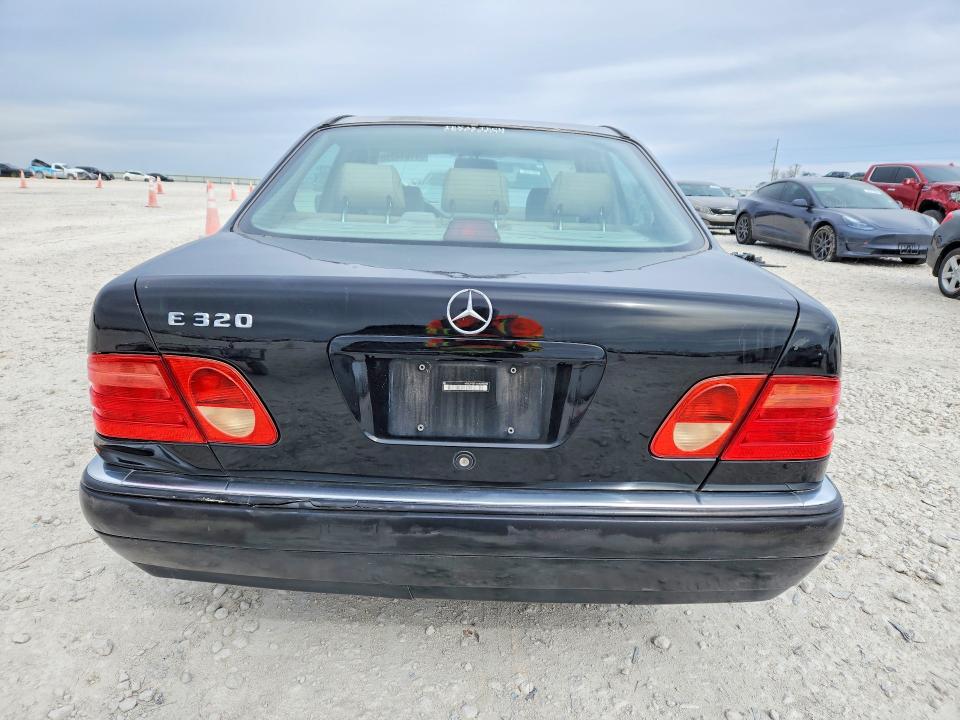 41844996 :رقم المزاد ، WDBJF65FXWA695995 vin ، 1998 Mercedes-benz E مزاد بيع