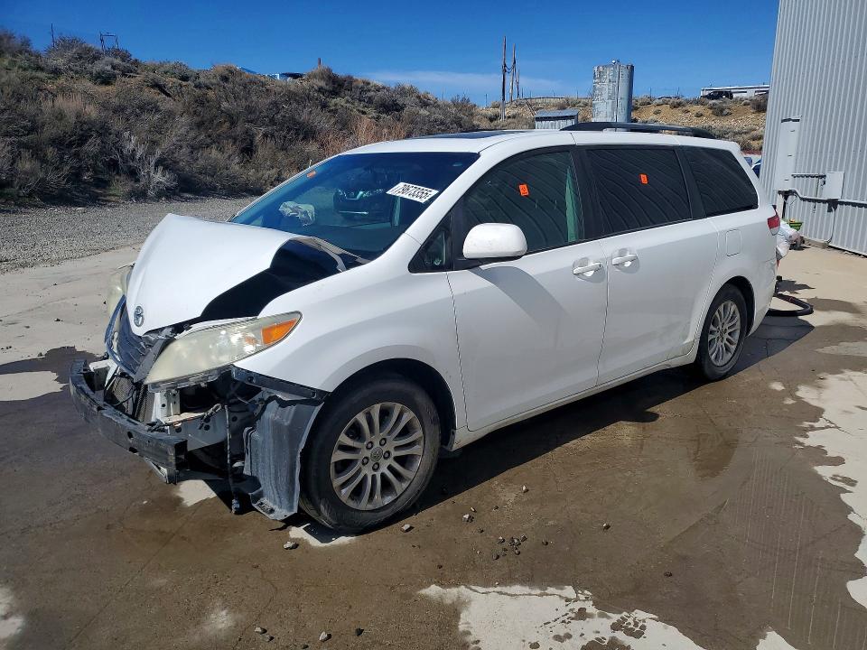 Aukcja sprzedaży 2011 Toyota Sienna, vin: 5TDYK3DC8BS122253, numer aukcji: 79673355
