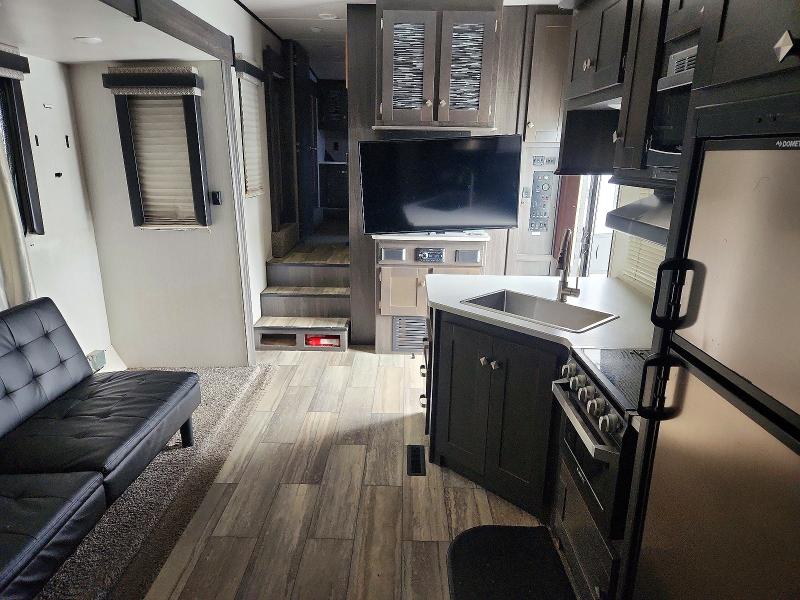 46985836 :رقم المزاد ، 5SFCG4226LE428643 vin ، 2020 Heartland Rv Cyclonegravity Fuel Road Wa مزاد بيع
