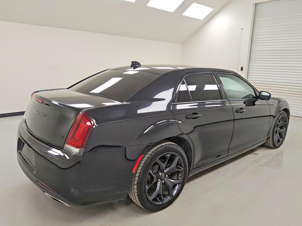 79771835 :رقم المزاد ، 2C3CCAAGXPH552301 vin ، 2023 Chrysler 300 مزاد بيع